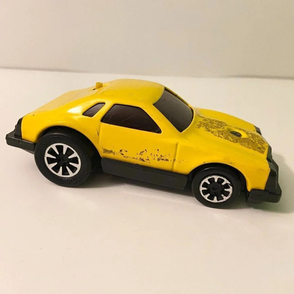 Vintage  Tonka Clutch Poppers Chevrolet Laguna 5 Inch Yellow Car - Picture 4 of 11